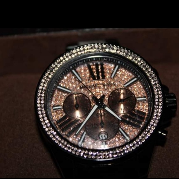 Michael Kors Womand Watch - Picture 1 of 5